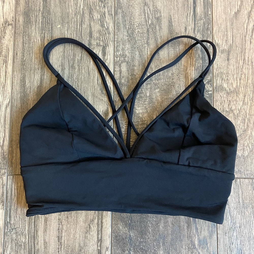 Lululemon black sport bra